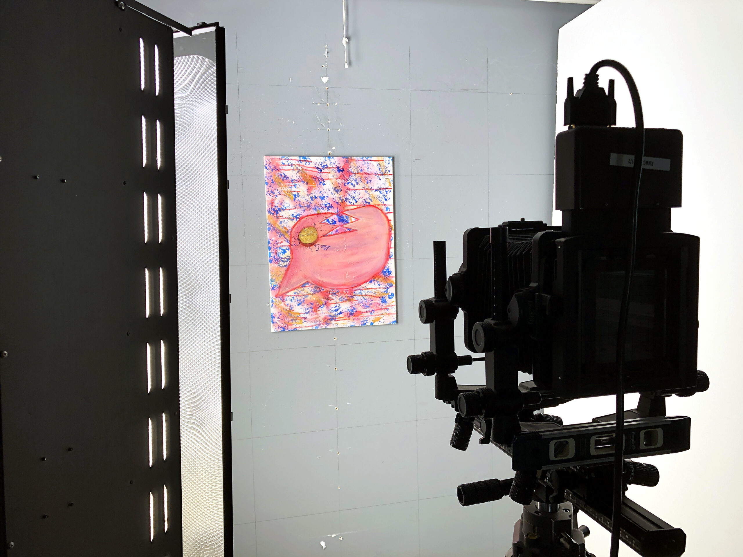 Lighting setup for artwork with metallic texture